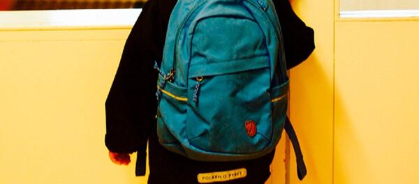 一小学生读完百科全书后去环球旅行 - 俄罗斯卫星通讯社