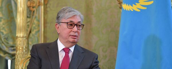 哈薩克斯坦總統托卡耶夫稱他並不羞於與納扎爾巴耶夫協商 - 俄羅斯衛星通訊社