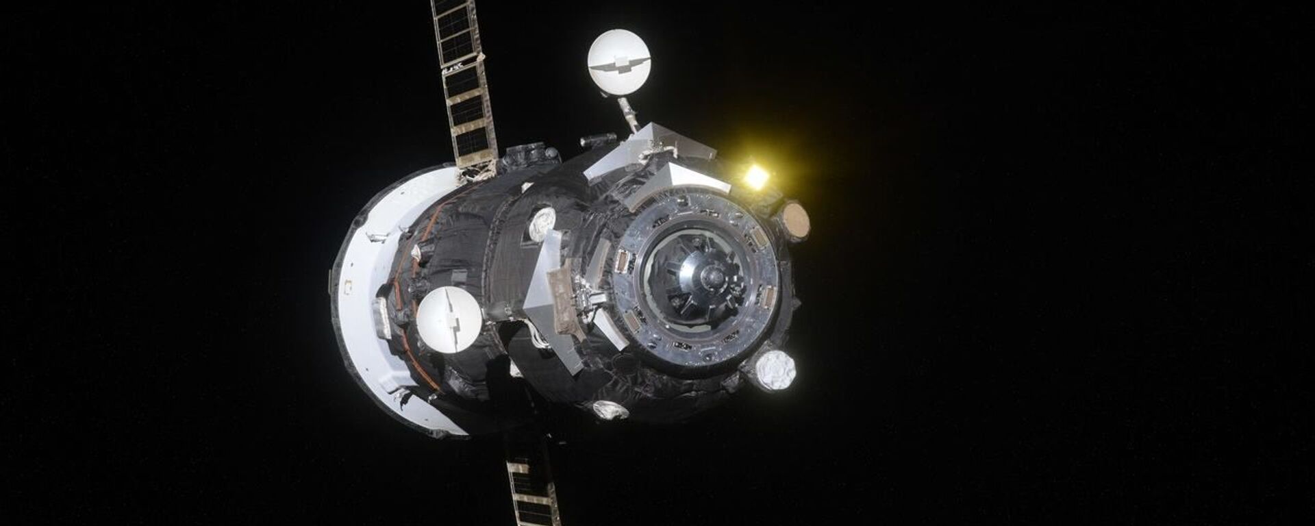 Грузовой корабль Прогресс МС-09 покидает МКС - 俄羅斯衛星通訊社, 1920, 02.07.2021