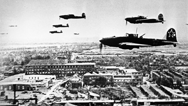 Советские самолеты Ил-2 в небе над Берлином во время Великой Отечественной войны, 1945 год - 俄罗斯卫星通讯社