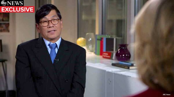 Doctor dragged off United Airlines flight after watching viral video of himself: 'I just cried'.  - 俄罗斯卫星通讯社