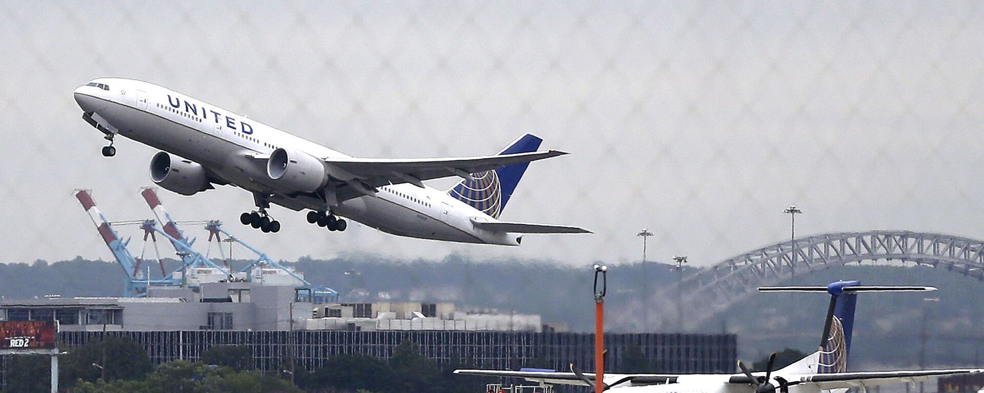 美国政府停摆导致上万航班取消或延误 - 俄罗斯卫星通讯社, 1920, 10.11.2025