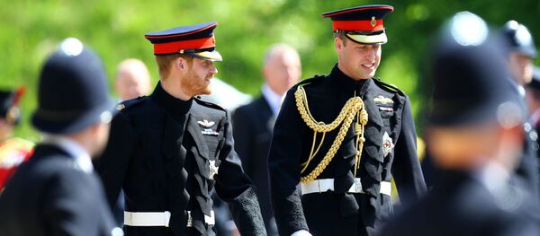 Британские принцы Гарри и Уильям прибывают на свадебную церемонию в часовню Св. Георгия в Виндзорском замке - 俄罗斯卫星通讯社