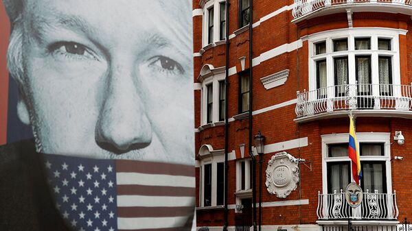Болкон здания посольства Эквадора в Лондоне, где с 2012 года укрывается сооснователь WikiLeaks Джулиан Ассанж. - 俄罗斯卫星通讯社
