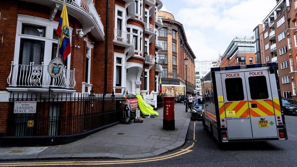 律师:在厄瓜多尔被捕的阿桑奇友人不允许见律师 律师:在厄瓜多尔被捕的阿桑奇友人不允许见律师 - 俄罗斯卫星通讯社