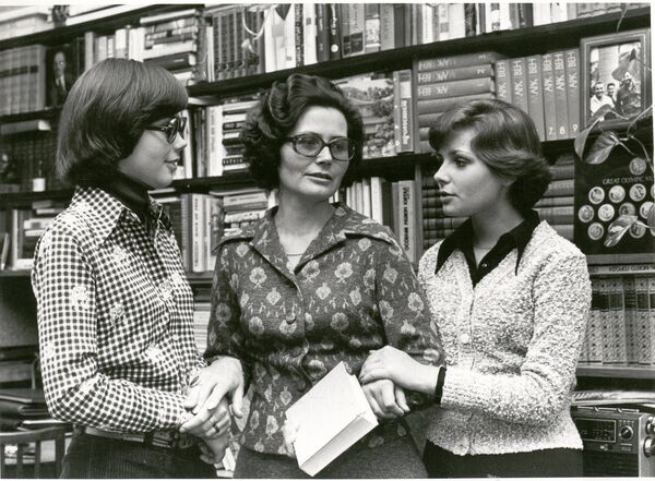 1974年,瓦莲金娜·加加林娜和女儿们 1974年,瓦莲金娜·加加林娜和女儿们 - 俄罗斯卫星通讯社