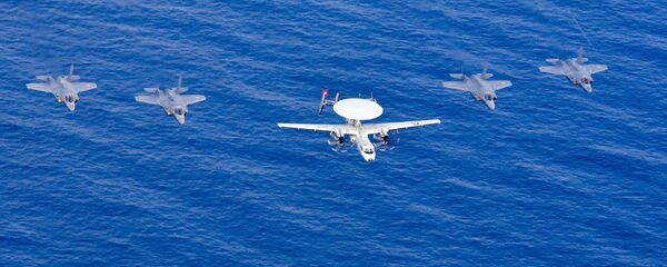 美国军机连续两日闯入南海空域 频繁“秀肌肉” - 俄罗斯卫星通讯社