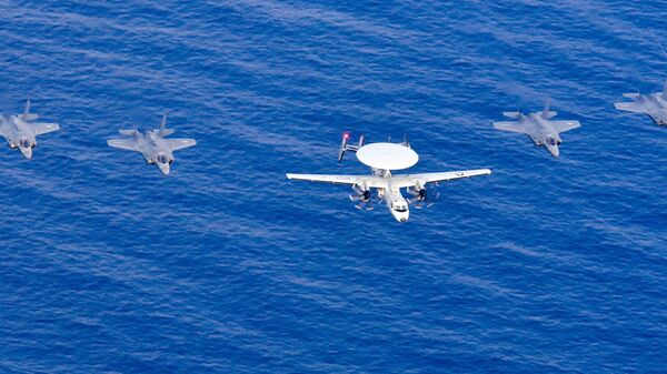 美国军机连续两日闯入南海空域 频繁“秀肌肉” - 俄罗斯卫星通讯社