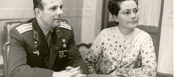 尤里和瓦蓮金娜 - 俄羅斯衛星通訊社