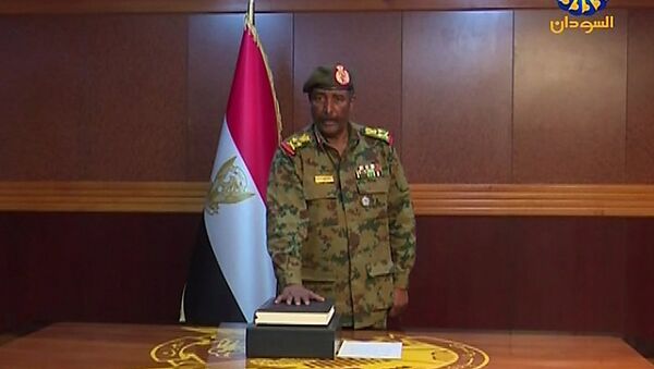 媒体：苏丹军事委员会新任主席宣誓就职 - 俄罗斯卫星通讯社