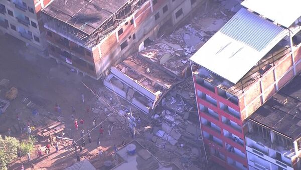 巴西違章建築倒塌事故死亡人數升至15人 - 俄羅斯衛星通訊社