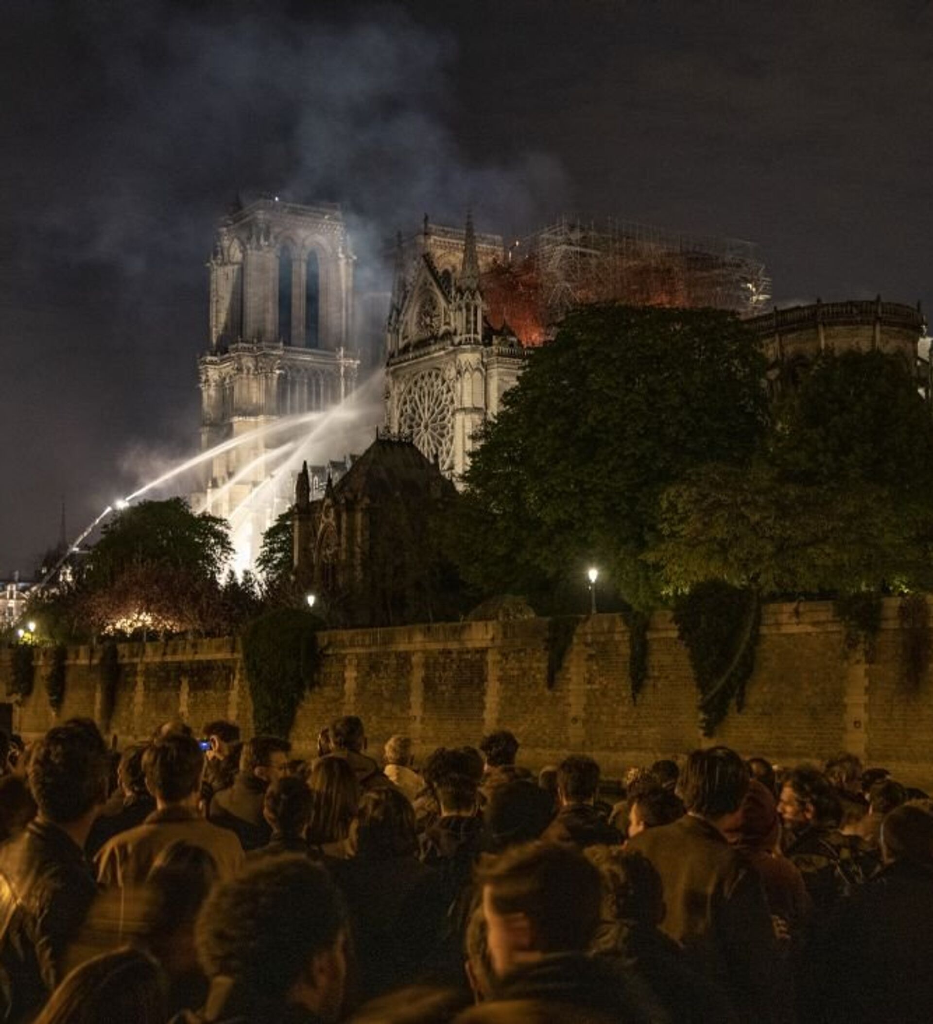 大火4个月后 巴黎圣母院修复得怎么样了？(图)|巴黎圣母院_新浪新闻