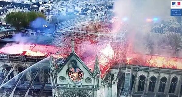 燃燒的巴黎聖母院 - 俄羅斯衛星通訊社