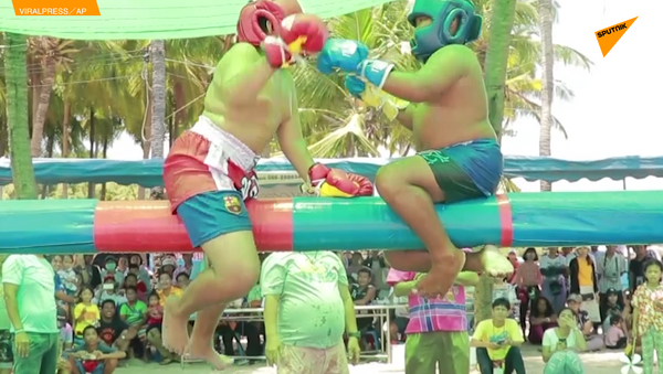 泰国举行青少年水上拳击比赛 - 俄罗斯卫星通讯社