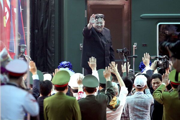 朝鲜最高领导人金正恩搭乘专列现身越南。 - 俄罗斯卫星通讯社