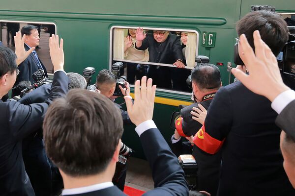 朝鲜最高领导人金正恩的专列现身北京火车站。 - 俄罗斯卫星通讯社