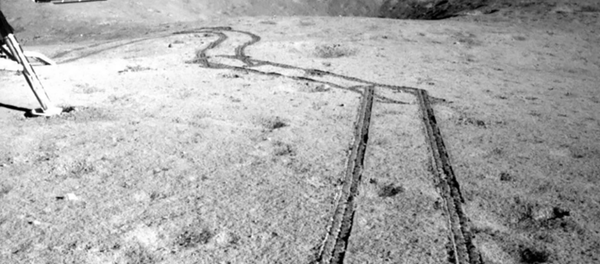 Поверхность Луны, снятая китайским луноходом Yutu-2 Поверхность Луны, снятая китайским луноходом Yutu-2 - 俄罗斯卫星通讯社