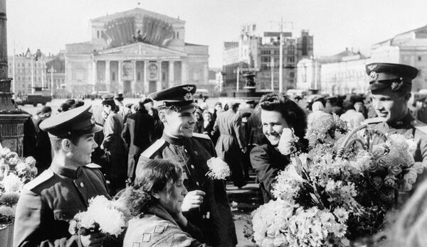 1945年5月9日：眼含淚水的節 - 俄羅斯衛星通訊社