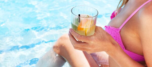 醫生稱雞尾酒也很危險 - 俄羅斯衛星通訊社