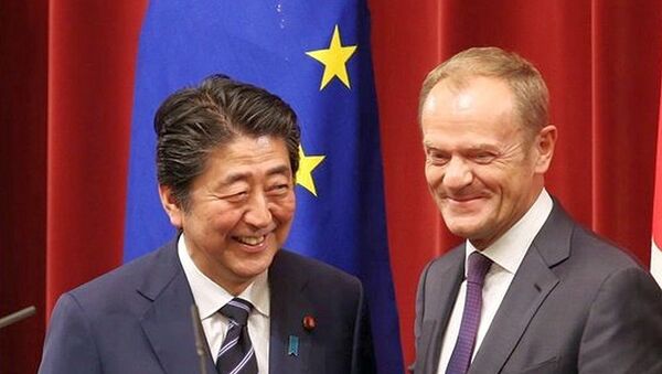 日本首相安倍晉三與歐洲理事會主席圖斯克 - 俄羅斯衛星通訊社