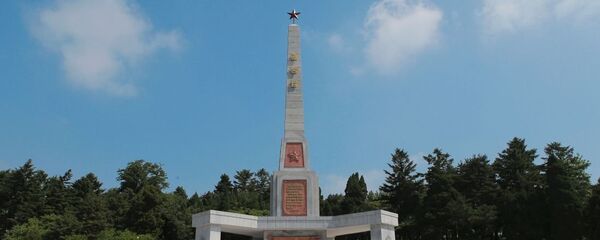 为纪念苏军将士,朝鲜首都平壤市中心牡丹峰山麓上修建起一座解放塔。 为纪念苏军将士,朝鲜首都平壤市中心牡丹峰山麓上修建起一座解放塔。 - 俄罗斯卫星通讯社