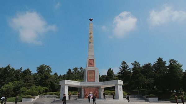 為紀念蘇軍將士，朝鮮首都平壤市中心牡丹峰山麓上修建起一座解放塔。 - 俄羅斯衛星通訊社
