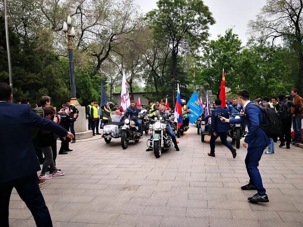 中国与俄罗斯联合举办“友谊之路”摩托车骑行活动 - 俄罗斯卫星通讯社