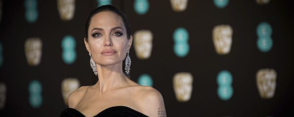 安吉丽娜•朱莉 - 俄罗斯卫星通讯社