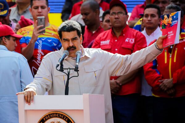 委內瑞拉總統尼古拉斯·馬杜羅在加拉加斯舉行的支持者活動上發表講話。 - 俄羅斯衛星通訊社