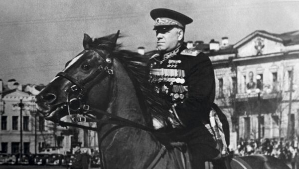 Маршал Советского Союза Г.К. Жуков на площади 1905 года в Свердловске - 俄羅斯衛星通訊社