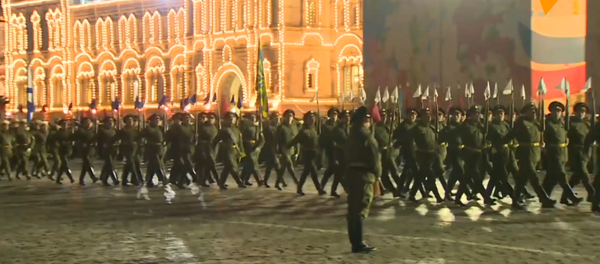 莫斯科举行胜利日阅兵首次夜间彩排 - 俄罗斯卫星通讯社