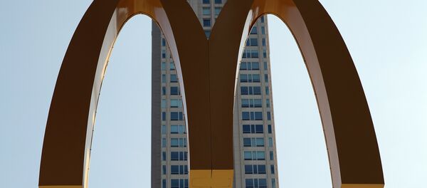 This Aug. 8, 2018, file photo shows the logo of McDonald's at the flagship restaurant in Chicago. - 俄羅斯衛星通訊社