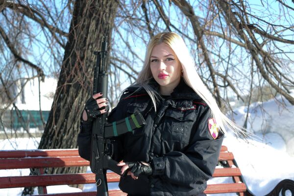 俄罗斯国民警卫队的第一批美女 - 俄罗斯卫星通讯社