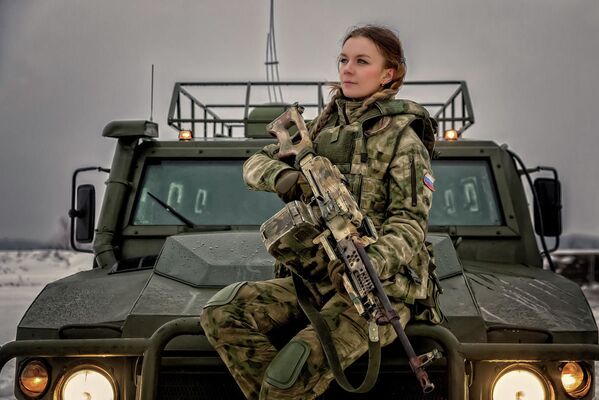 俄罗斯国民警卫队的第一批美女 - 俄罗斯卫星通讯社