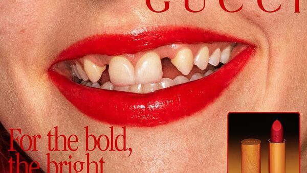 Модель без передних зубов стала лицом Gucci - 俄罗斯卫星通讯社