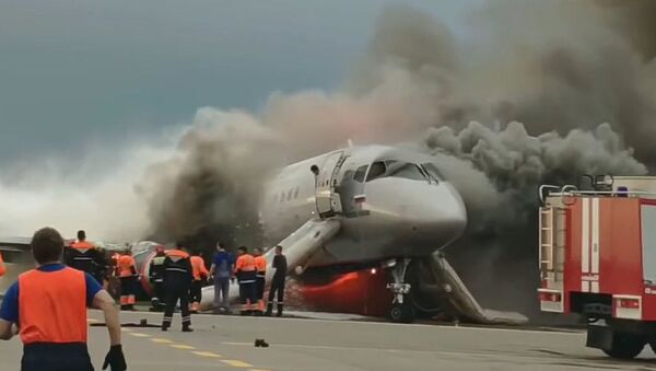 俄航：SSJ100客机在谢列梅捷沃机场失事时无法升起扰流板 - 俄罗斯卫星通讯社