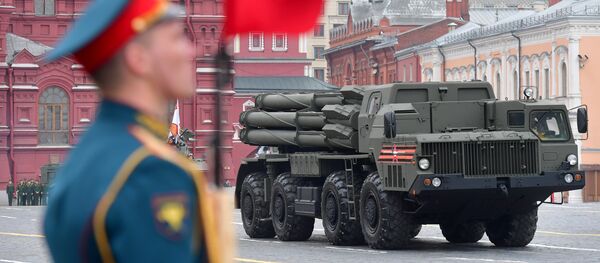 Боевая машина реактивной системы залпового огня Смерч на военном параде, посвящённом 74-й годовщине Победы в Великой Отечественной войне. - 俄罗斯卫星通讯社