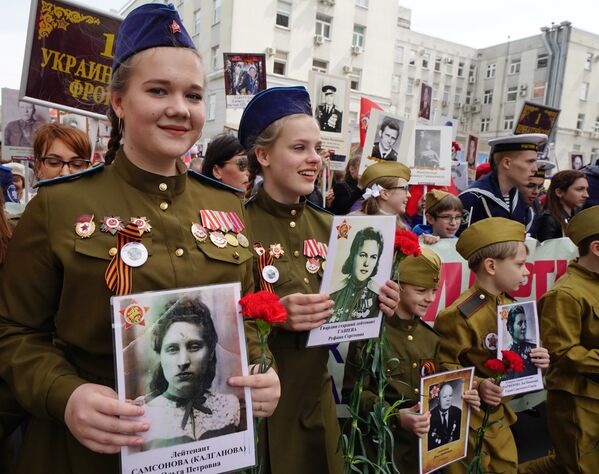 加里宁格勒不朽军团游行活动参加者 - 俄罗斯卫星通讯社