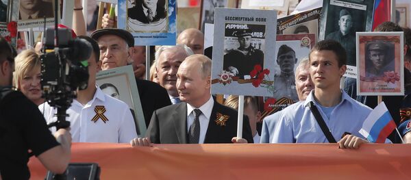 普京講述他參加不朽軍團活動的感受 - 俄羅斯衛星通訊社