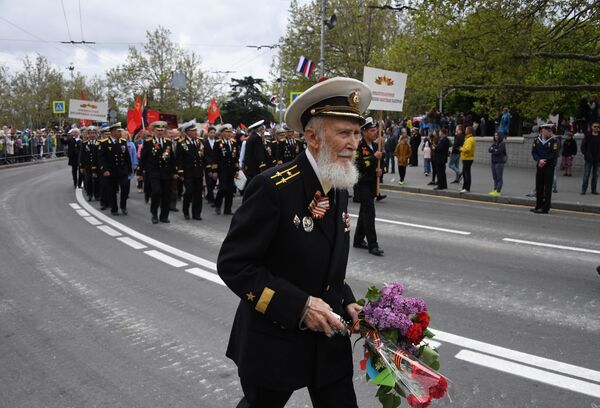  偉大的衛國戰爭老戰士在塞瓦斯托波爾慶祝勝利日 - 俄羅斯衛星通訊社