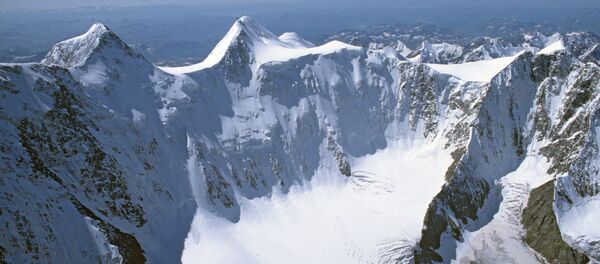 救援人員將尋找在俄阿爾泰遭遇雪崩遊客的行動暫停一個半月 救援人員將尋找在俄阿爾泰遭遇雪崩遊客的行動暫停一個半月 - 俄羅斯衛星通訊社