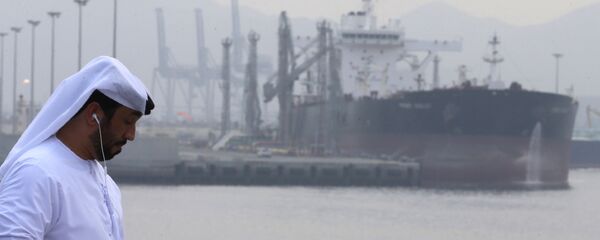 Нефтяной танкер в порту Эль-Фуджайра - 俄罗斯卫星通讯社