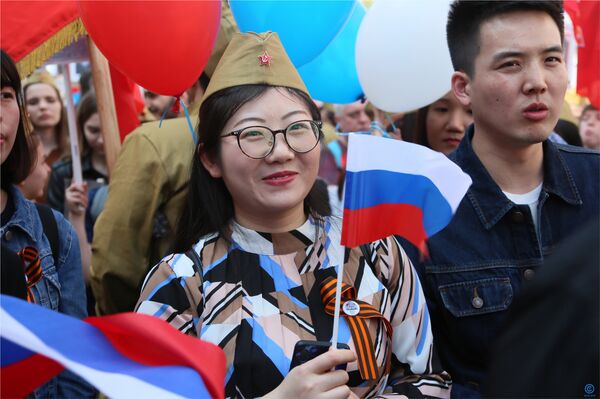 闫凤同学参与不朽军团游行活动 闫凤同学参与不朽军团游行活动 - 俄罗斯卫星通讯社