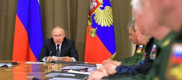 俄總統普京5月13日在國防工業綜合體發展問題會議上 - 俄羅斯衛星通訊社