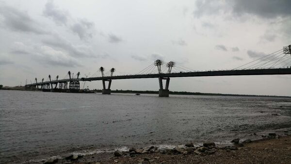 中俄黑龙江公路大桥进入冲刺阶段 双方对接仅剩6米 - 俄罗斯卫星通讯社