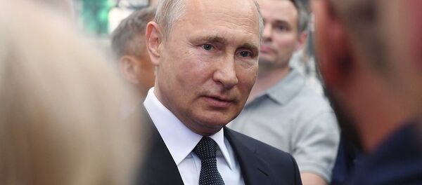 普京飞抵阿赫图宾斯克 6架苏-57伴行 - 俄罗斯卫星通讯社