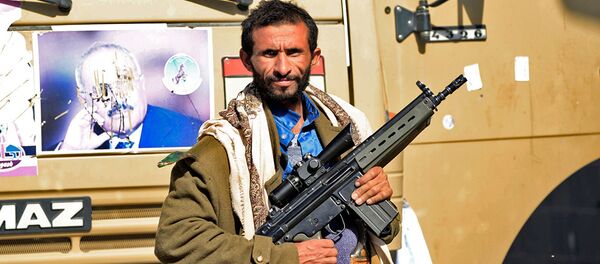 Боевик-хусит недалеко от резиденции президента Йемена Али Абдаллы Салеха в Сане - 俄羅斯衛星通訊社