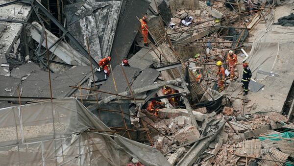 華媒：上海長寧區一廠房發生牆體坍塌 致10人死亡 - 俄羅斯衛星通訊社