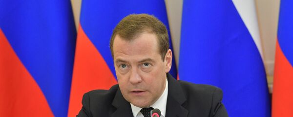 梅德韦杰夫谈吉尔吉斯斯坦局势：这是吉尔吉斯斯坦的国家内务，俄罗斯关注所发生的一切 - 俄罗斯卫星通讯社