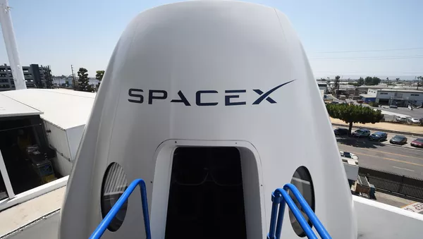 Макет космического аппарата команды SpaceX компании SpaceX  - 俄羅斯衛星通訊社